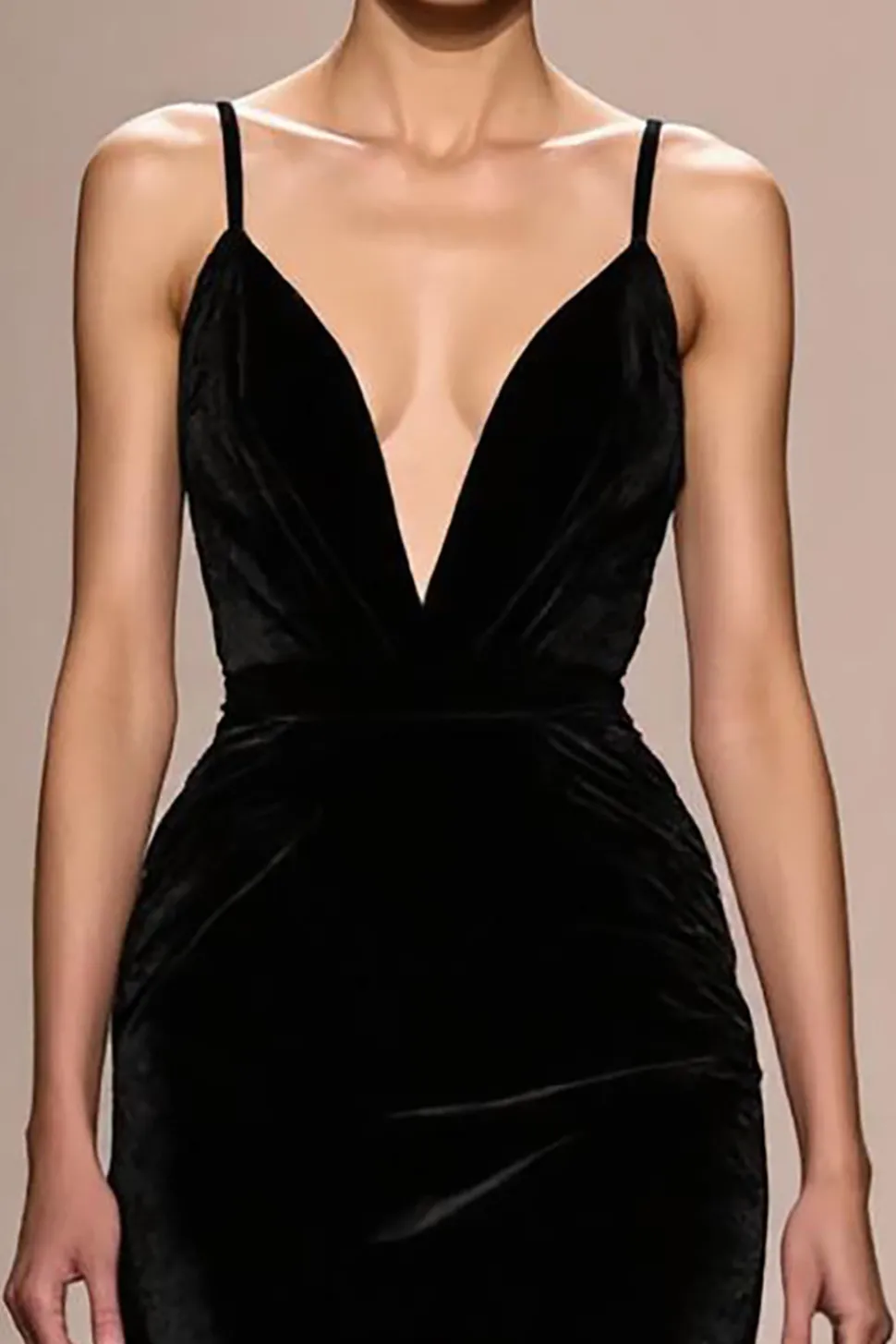 Veludo Preto Esparguete Correias Backless Vestido de Noite