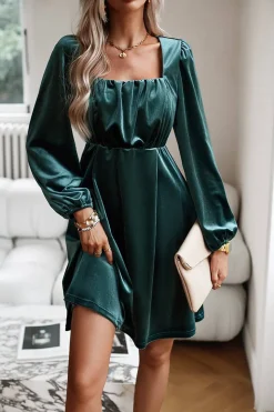 Veludo Preto Uma linha de vestido de festa de férias com pregas