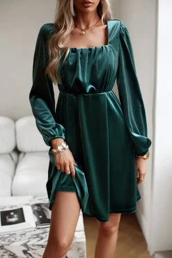 Veludo Preto Uma linha de vestido de festa de férias com pregas