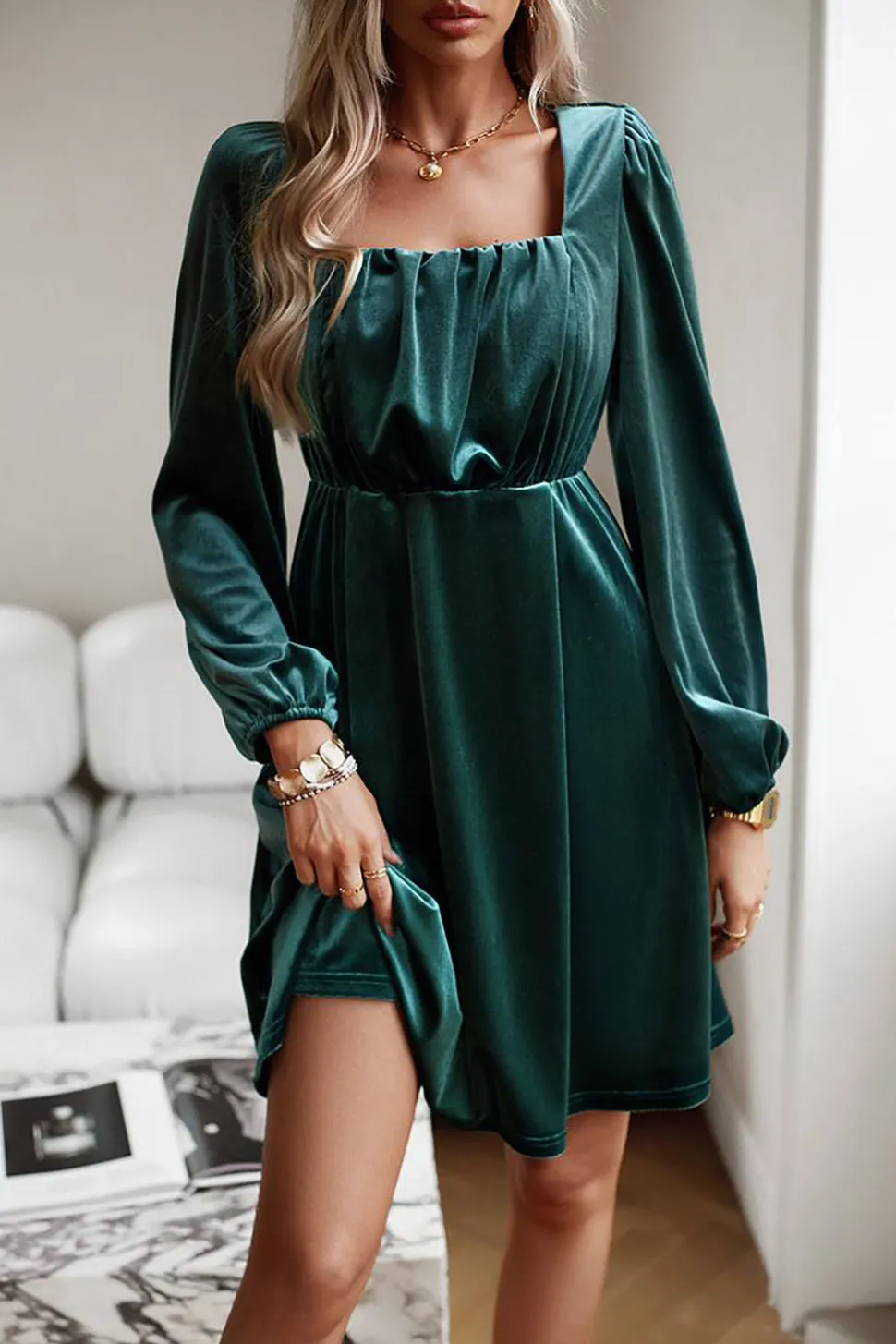 Veludo Preto Uma linha de vestido de festa de férias com pregas