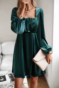 Veludo Preto Uma linha de vestido de festa de férias com pregas