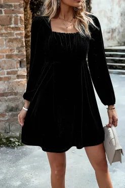 Veludo Preto Uma linha de vestido de festa de férias com pregas