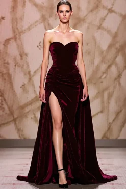 Veludo vermelho escuro querido vestido de noite longo com fenda
