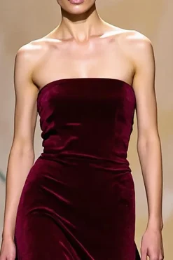 Veludo Vermelho Escuro Uma Linha Strapless Long Holiday Vestido de Festa