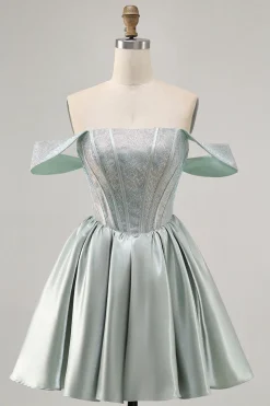 Verde claro A-Line fora do ombro espartilho Homecoming vestido com frisos