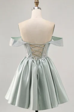 Verde claro A-Line fora do ombro espartilho Homecoming vestido com frisos