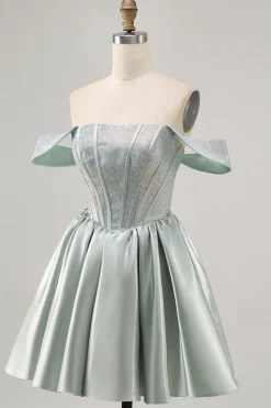 Verde claro A-Line fora do ombro espartilho Homecoming vestido com frisos
