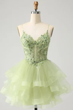 Verde claro A-Line Tulle Tiered Homecoming Dress com apliques