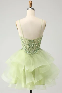 Verde claro A-Line Tulle Tiered Homecoming Dress com apliques