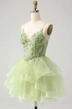 Verde claro A-Line Tulle Tiered Homecoming Dress com apliques
