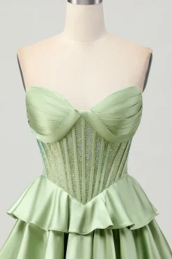 Verde escuro frisado A-line Strapless Corset Homecoming Dress