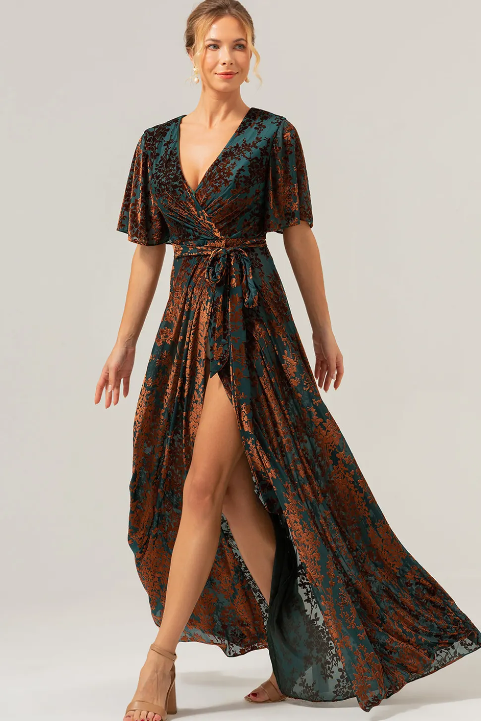 Verde escuro Uma linha Burnout Velvet Long Prom Dress com mangas curtas