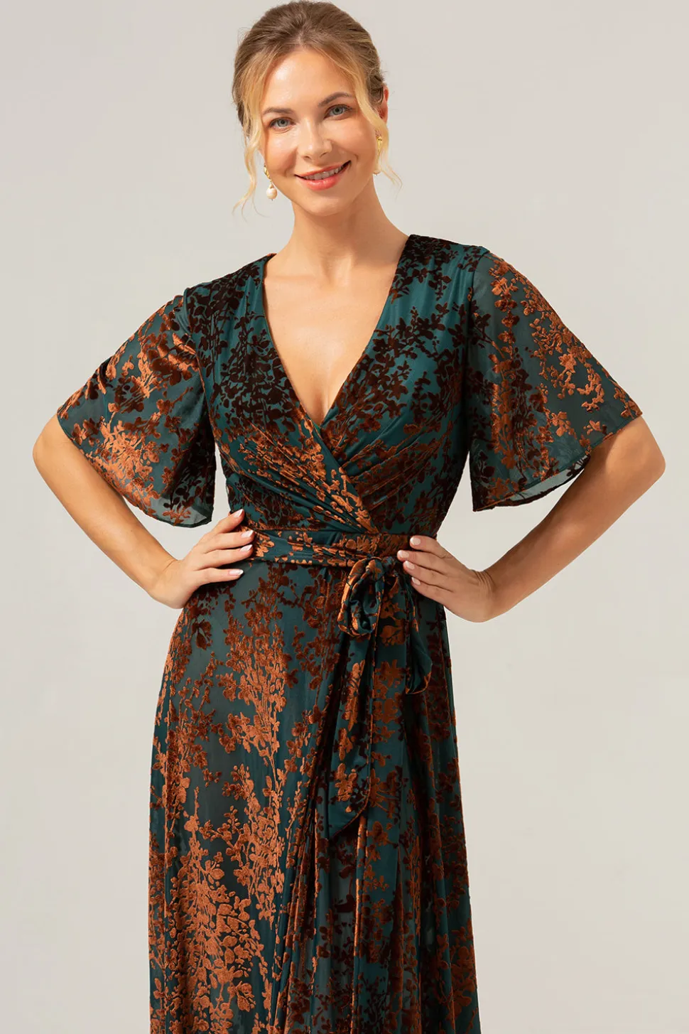 Verde escuro Uma linha Burnout Velvet Long Prom Dress com mangas curtas
