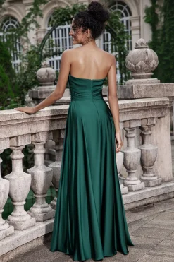 Verde escuro Uma linha querida plissado Keyhole longo vestido de dama de honra