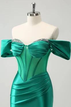 Verde fora do ombro cetim apertado Homecoming vestido com frisos