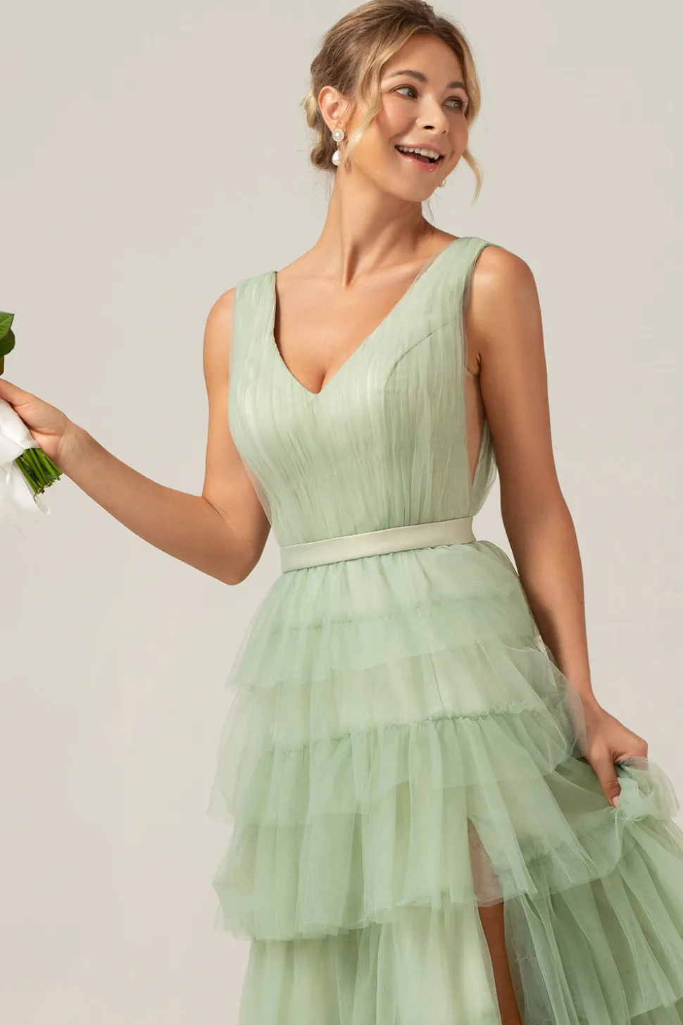 Verde Tiered A Line V-Neck Tulle Long Prom Dress com Fenda