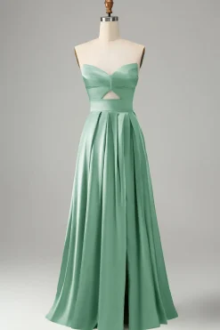 Verde Uma linha plissada sem alças vestido de dama de honra com fenda