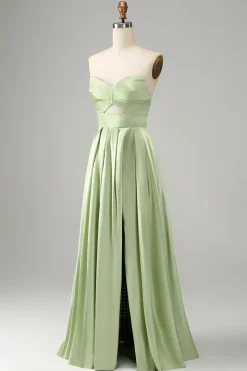 Verde Uma linha plissada sem alças vestido de dama de honra com fenda