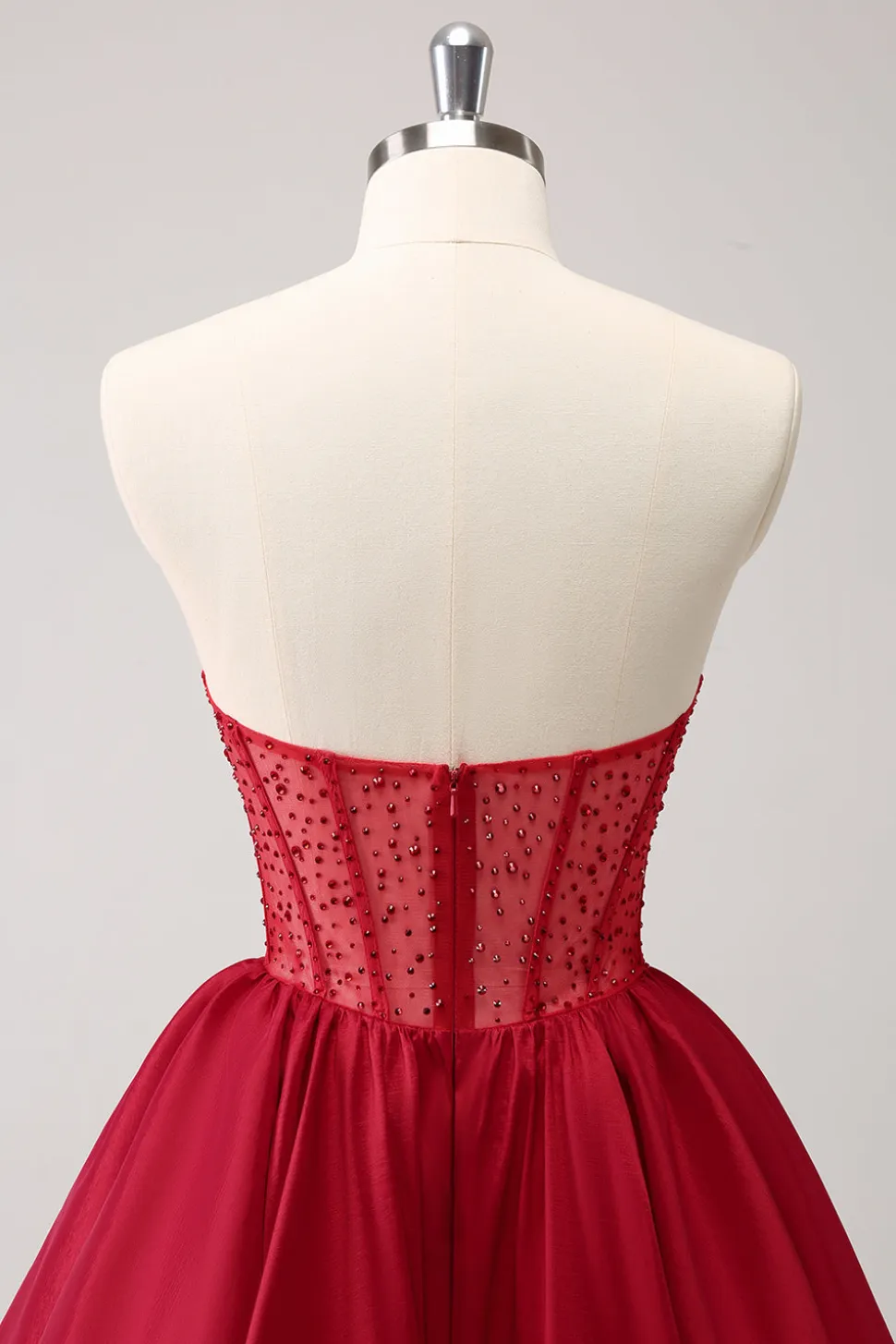 Vermelho bonito A Line Strapless Ruffle Short Homecoming Dress com Missangas