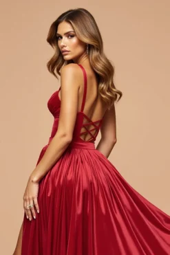 Vermelho escuro Uma linha cortada plissado vestido de baile de formatura de cetim