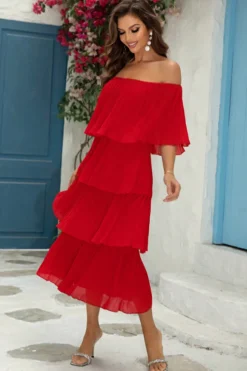 Vermelho fora do ombro plissado plissado uma linha vestido de dama de honra