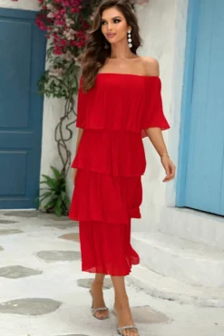 Vermelho fora do ombro plissado plissado uma linha vestido de dama de honra