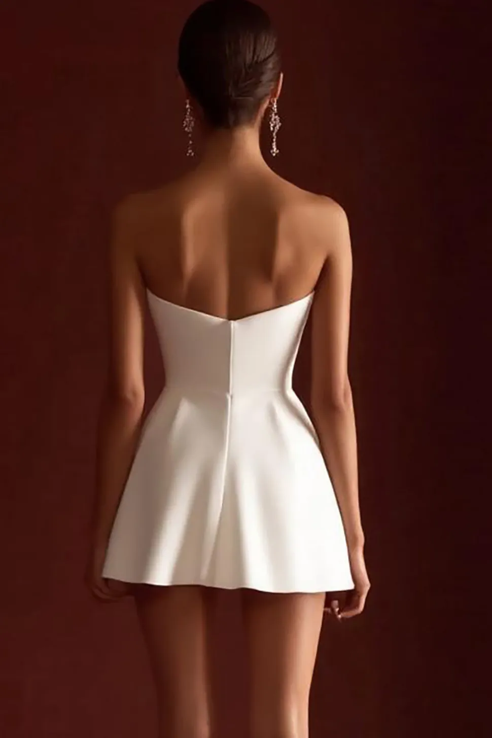 Vestidinho Branco com Arco Sem Alças Linha-A Curto/Mini Cetim