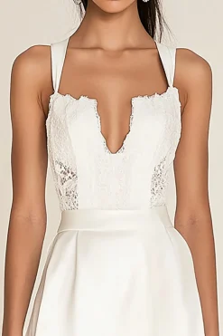 Vestidinho Branco com Renda Linha-A Alças Finas Cetim Curto/Mini