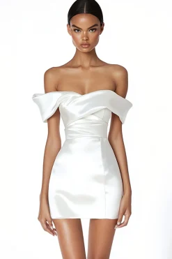 Vestidinho Branco Fora do Ombro Curto/Mini Bodycon Cetim