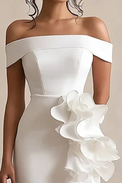 Vestidinho Branco Fora do Ombro Curto/Mini Cetim Bodycon