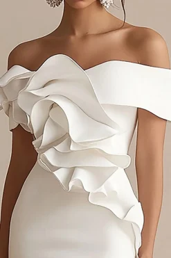 Vestidinho Branco Fora do Ombro Curto/Mini Cetim Bodycon