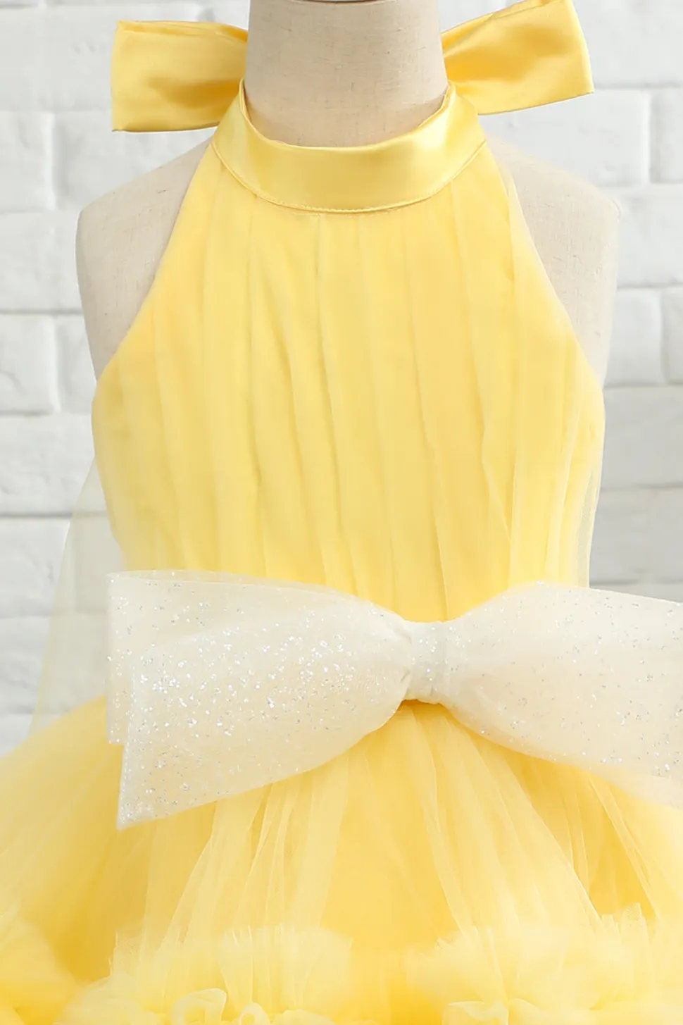 Vestido amarelo halter flor menina