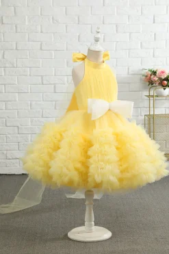 Vestido amarelo halter flor menina