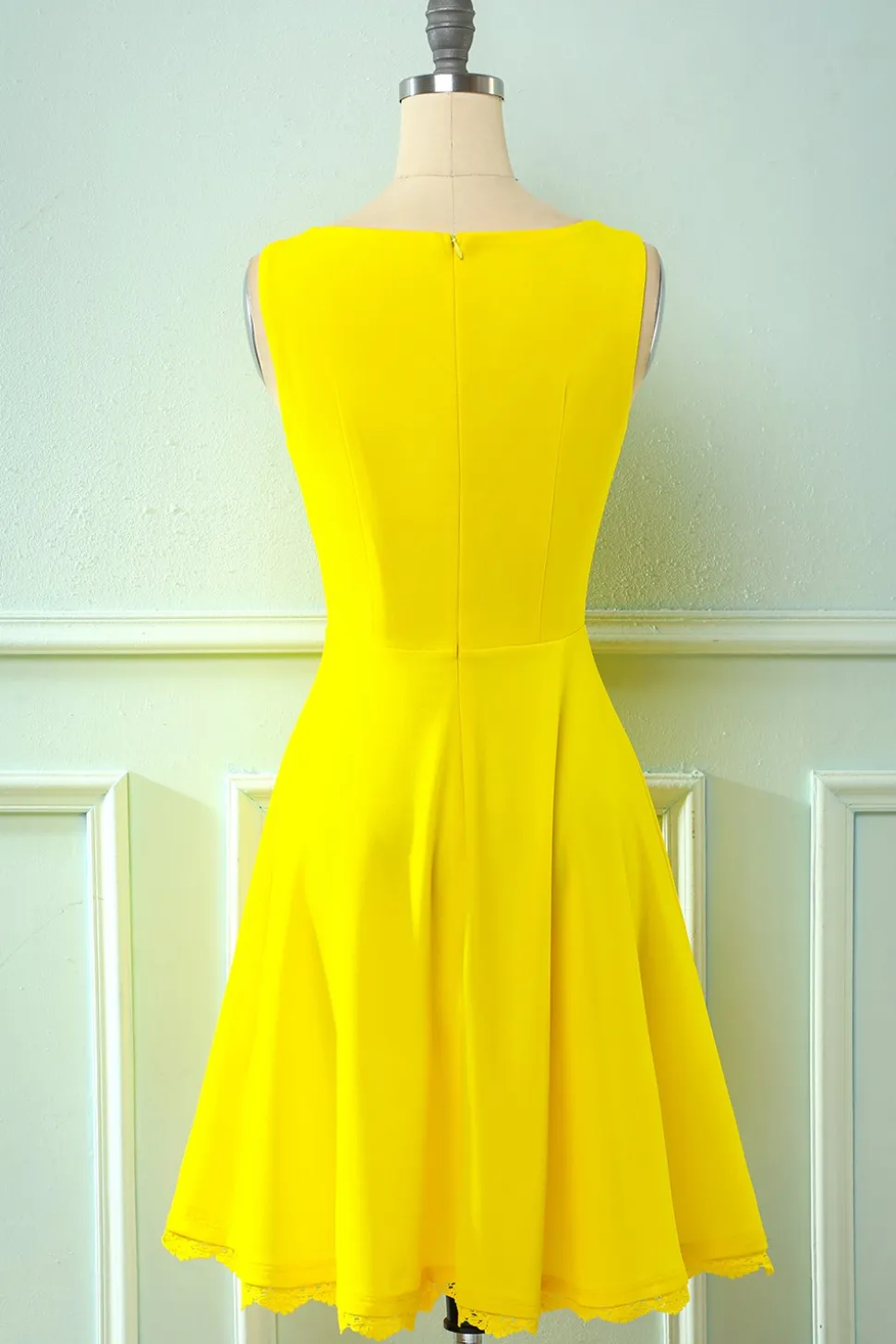 Vestido amarelo vintage de 1950 com renda oca