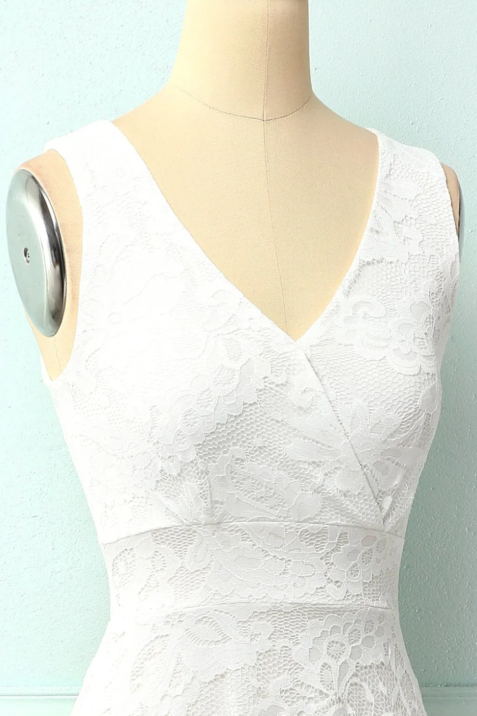 Vestido assimétrico de champanhe
