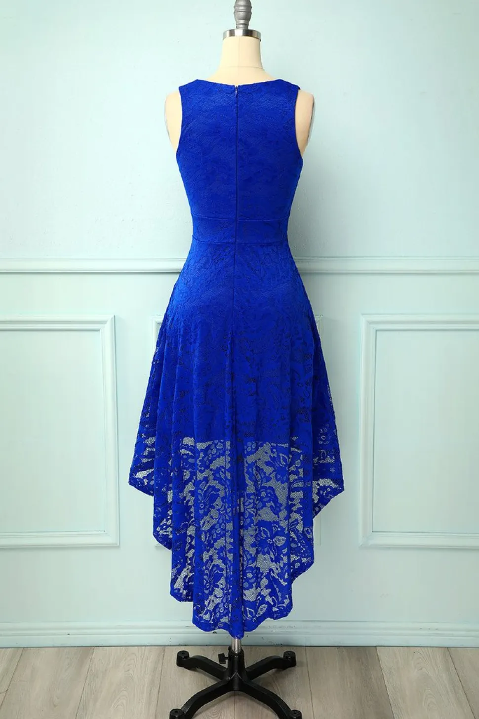 Vestido assimétrico de champanhe