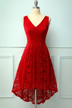 Vestido assimétrico de renda vermelha escura