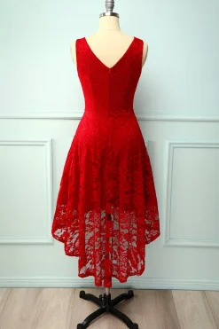 Vestido assimétrico de renda vermelha escura