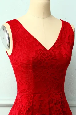 Vestido assimétrico de renda vermelha escura