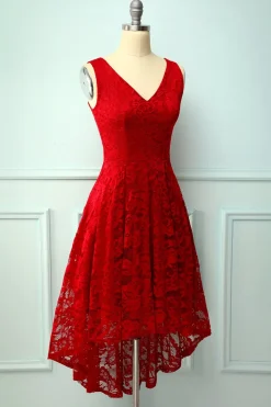 Vestido assimétrico de renda vermelha escura