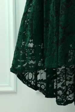 Vestido assimétrico de renda verde