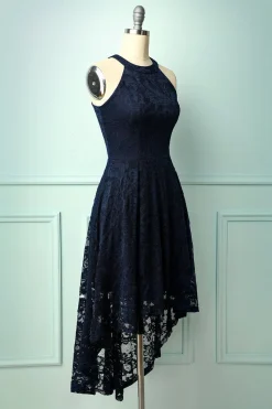 Vestido assimétrico de renda azul marinho