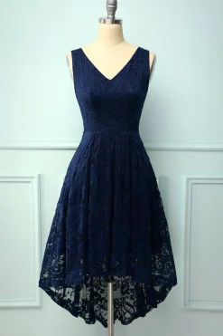 Vestido assimétrico de renda azul marinho