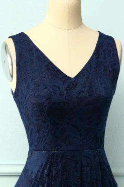 Vestido assimétrico de renda azul marinho