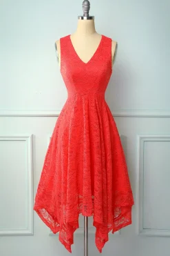 Vestido assimétrico de renda com decote em v vermelho