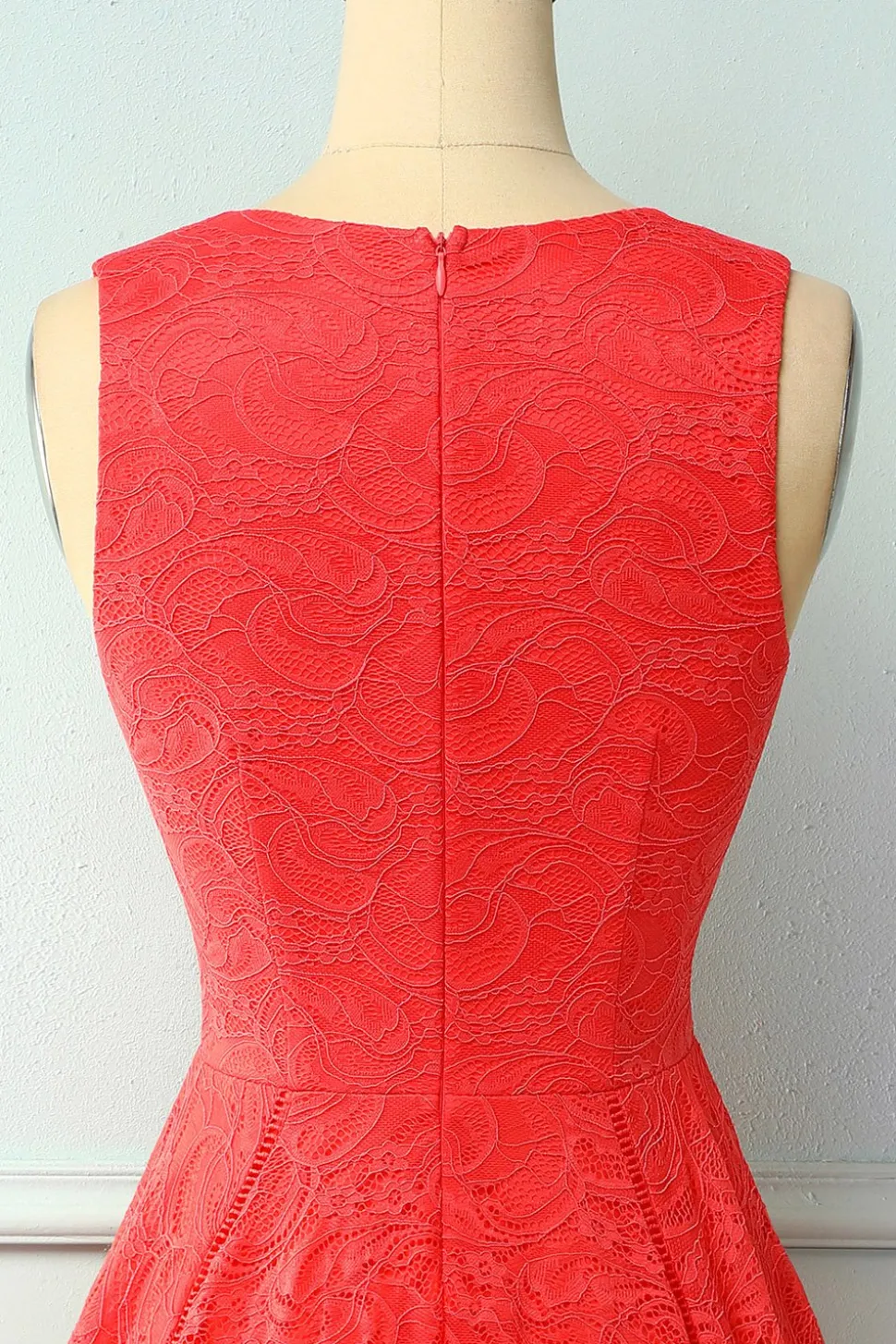 Vestido assimétrico de renda com decote em v vermelho