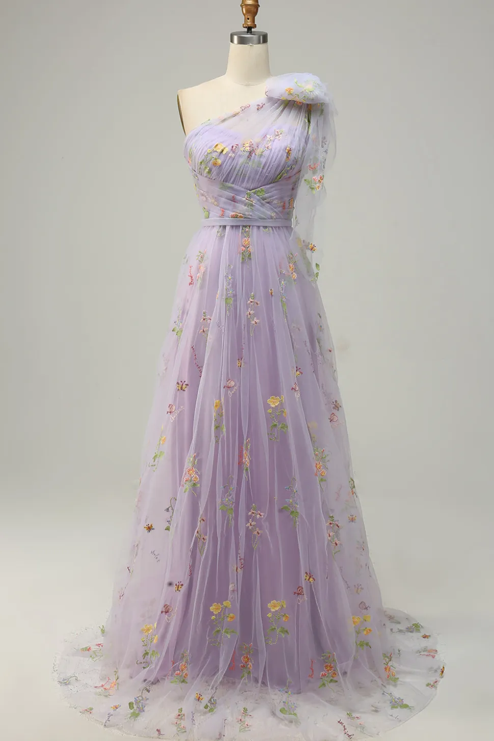 Vestido azul de baile com bordado