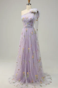 Vestido azul de baile com bordado