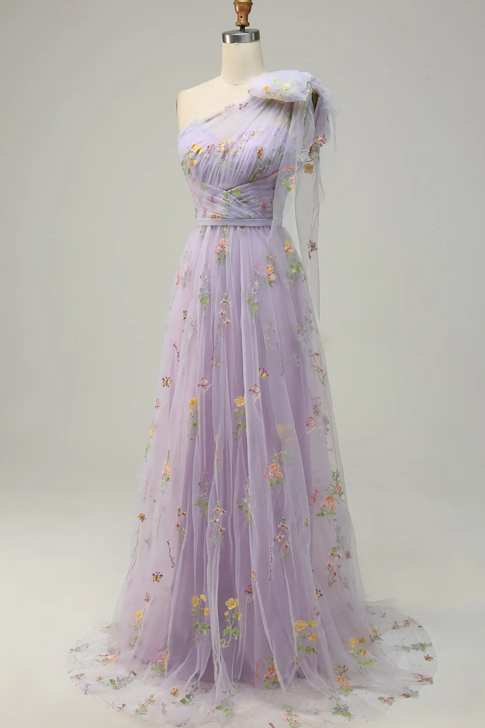 Vestido azul de baile com bordado