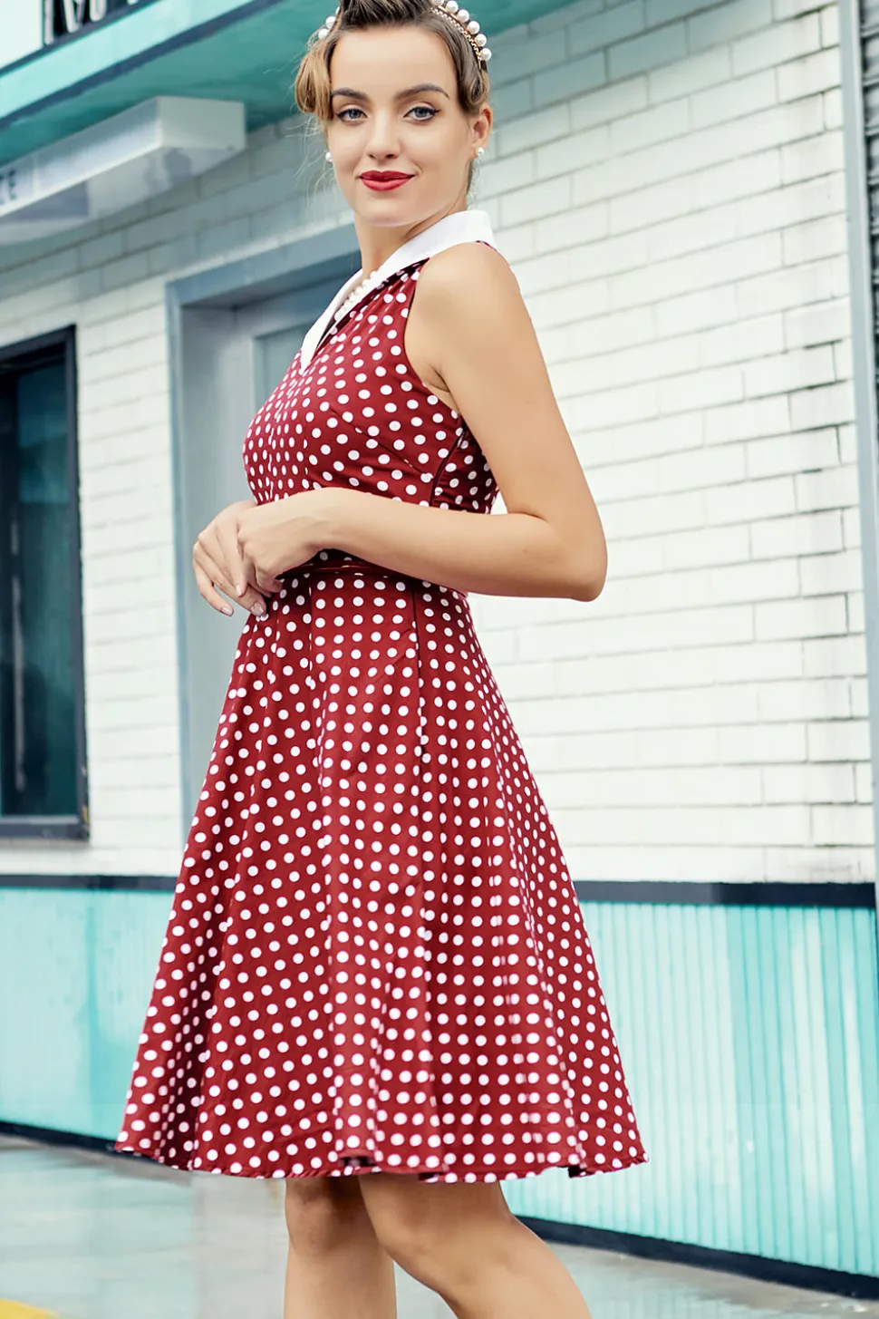 Vestido Borgonha com Bolinhas Brancas